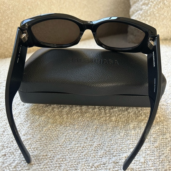 Balenciaga black sunglasses - Picture 4 of 5